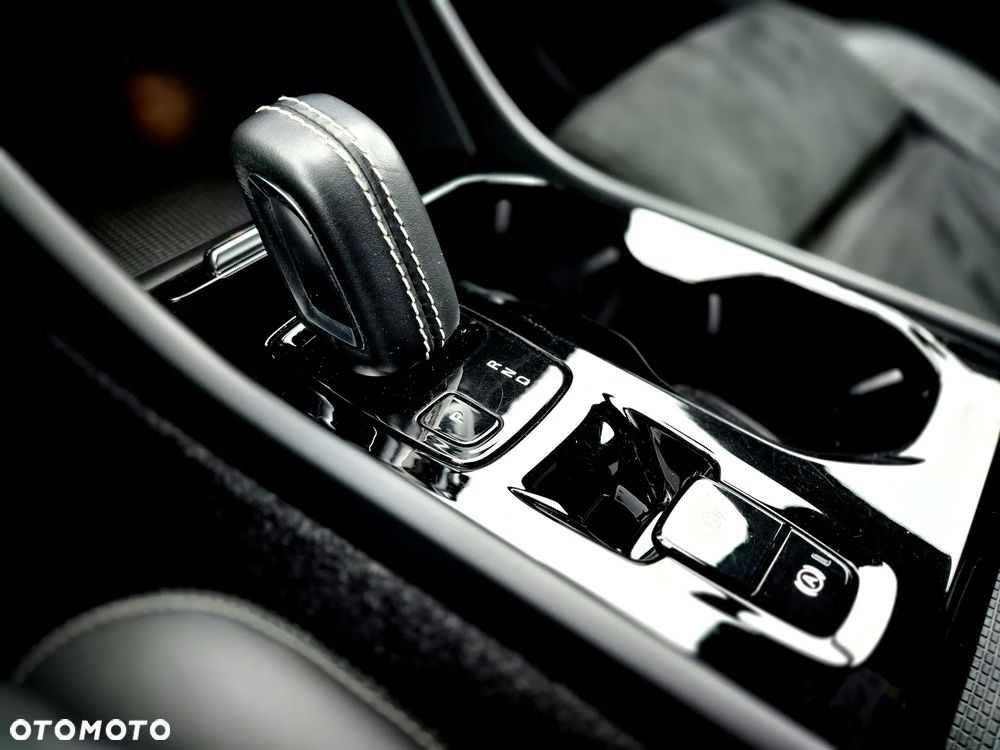 Volvo XC 40 T4 Recharge DKG RDesign - 18