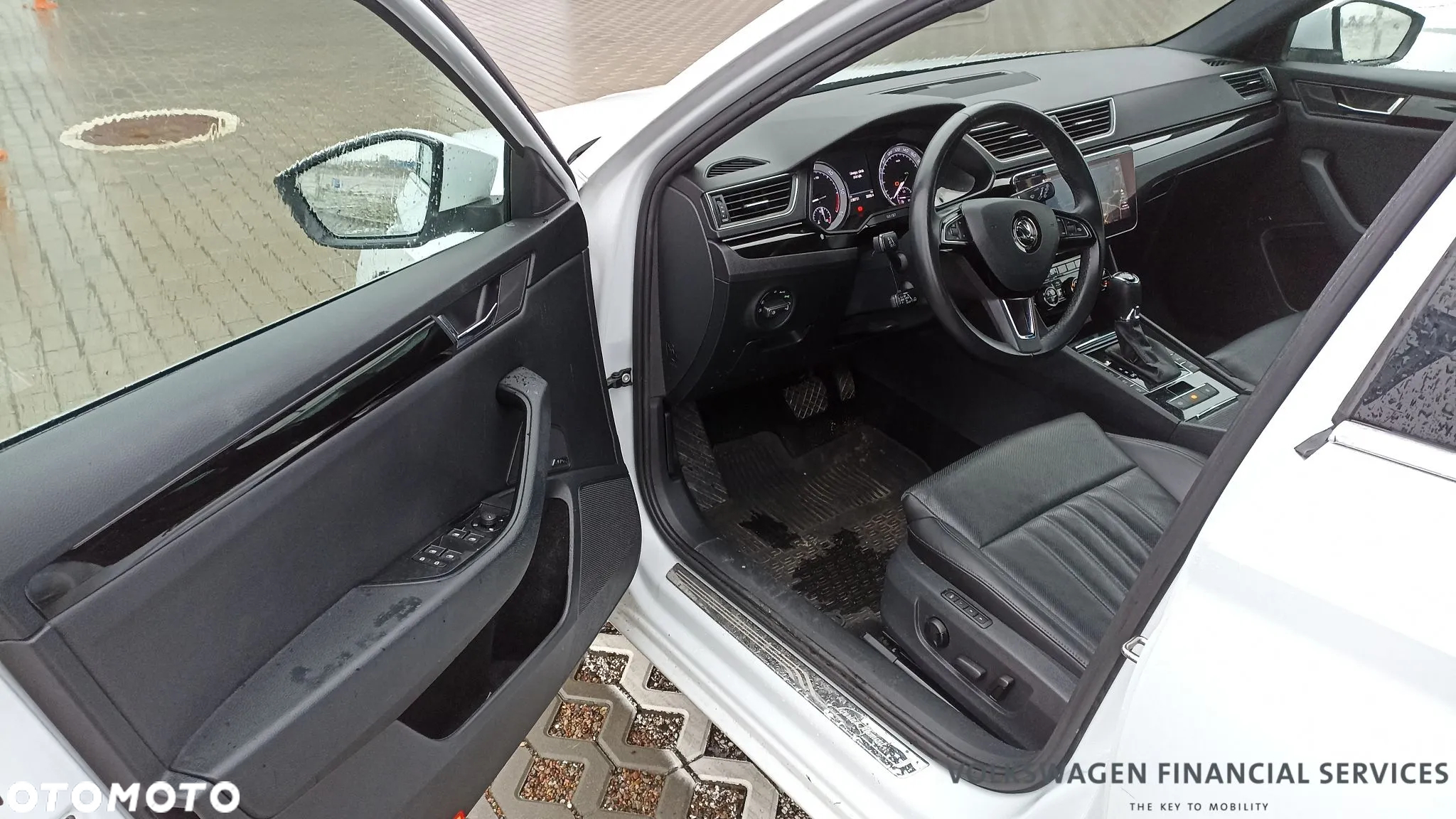 Skoda Superb 2.0 TDI 4x4 L&K DSG - 10