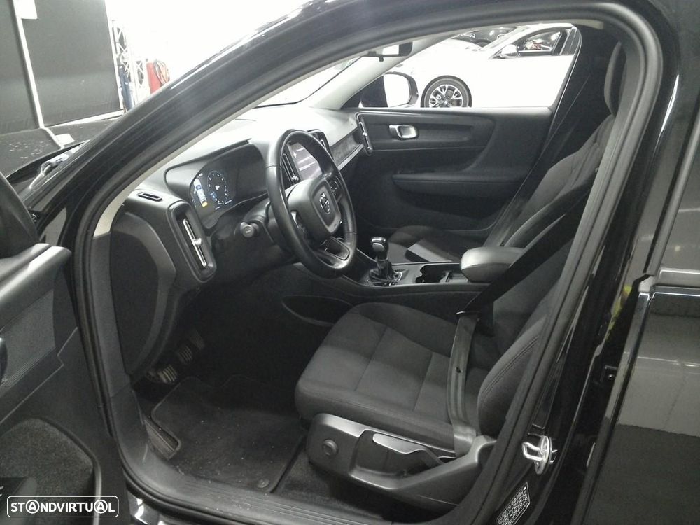 Volvo XC 40 1.5 T2 Essential - 4