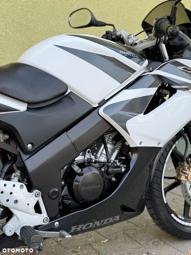 Honda CBR - 16