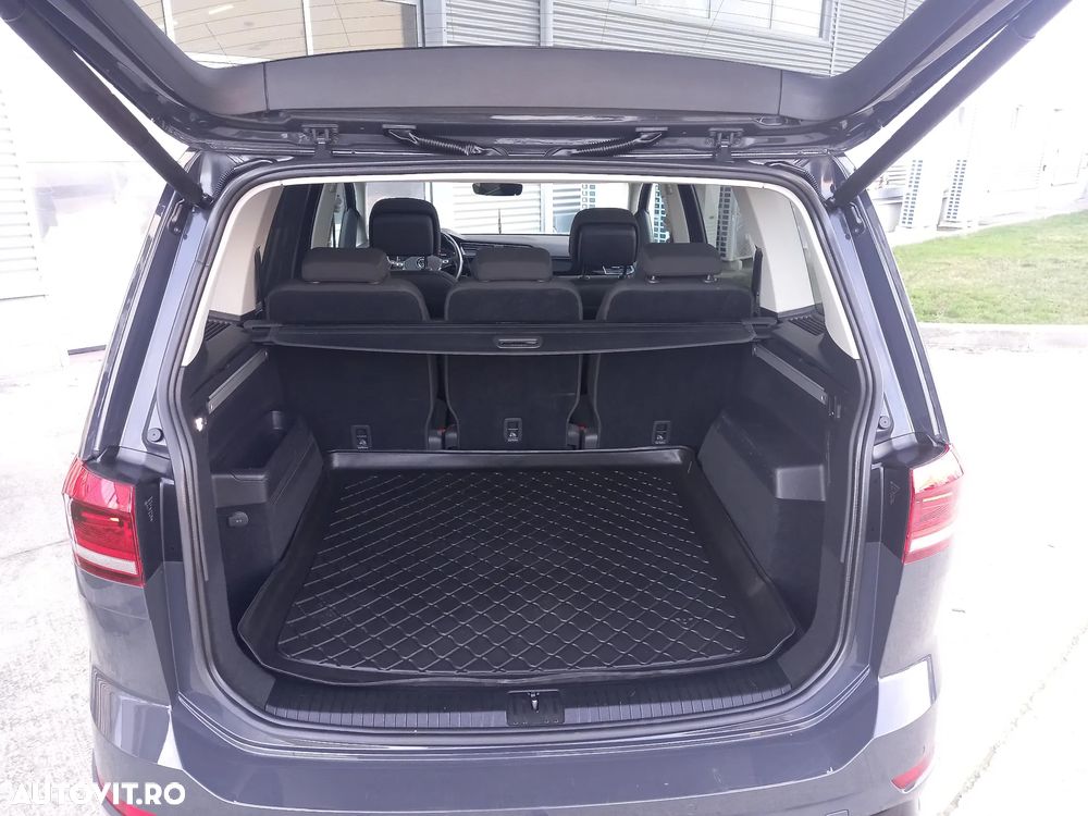 Volkswagen Touran - 25