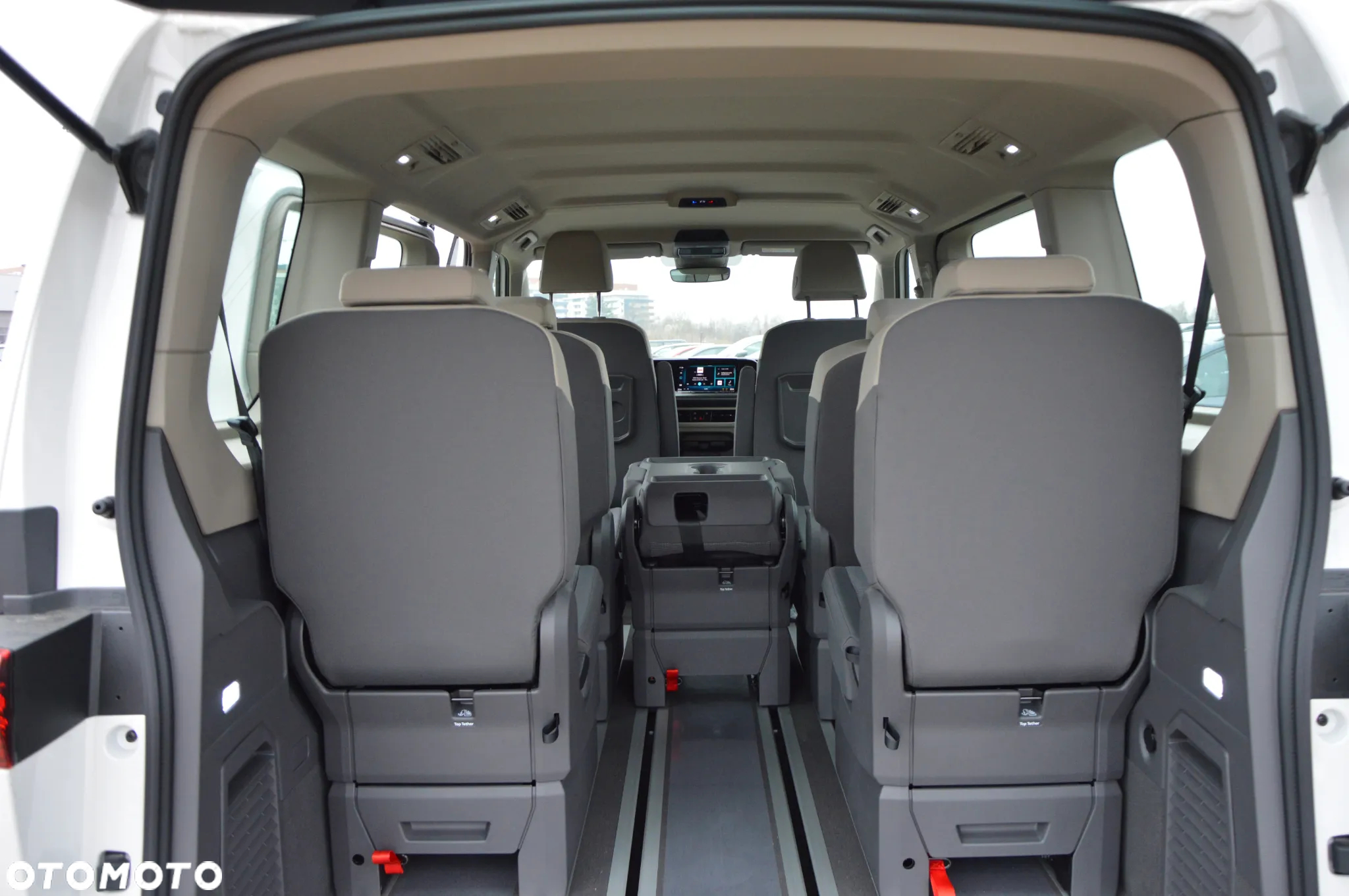 Volkswagen Multivan - 19