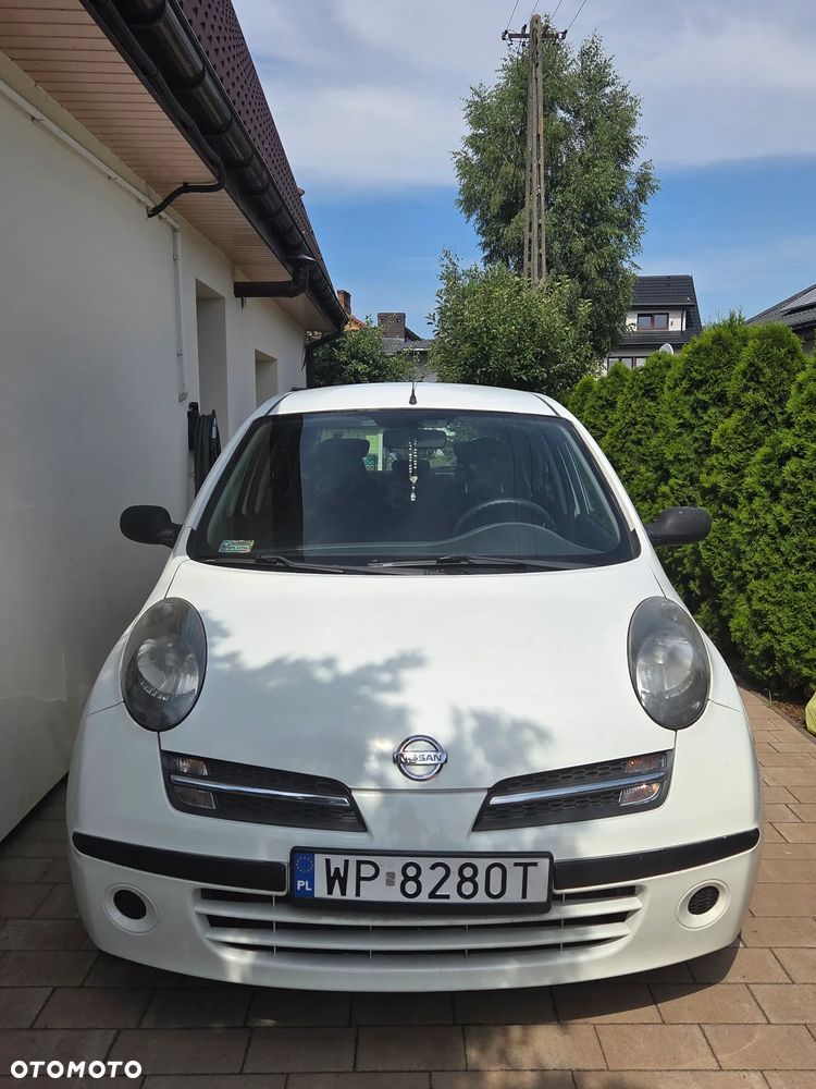 Nissan Micra - 1
