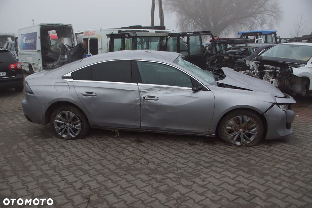 Auto na części - Peugeot 508 II 1.6 PureTech 180 KM 5G06 AWF8G30 KCA 2020R Silnik Skrzynia Drzwi Błotnik Klapa Zderzak Lampa Szyba Deska Kokpit Sterownik Moduł Czujnik Licznik Wyświetlacz Kierownica Panel - 4