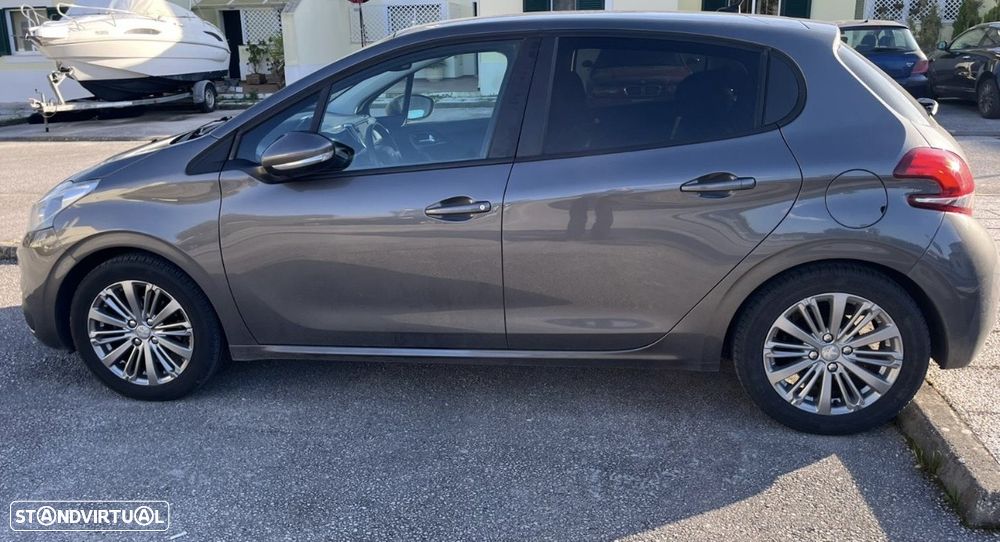 Peugeot 208 1.2 PureTech Signature - 3