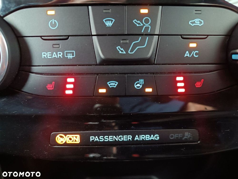 Ford Puma 1.0 EcoBoost mHEV Titanium - 26