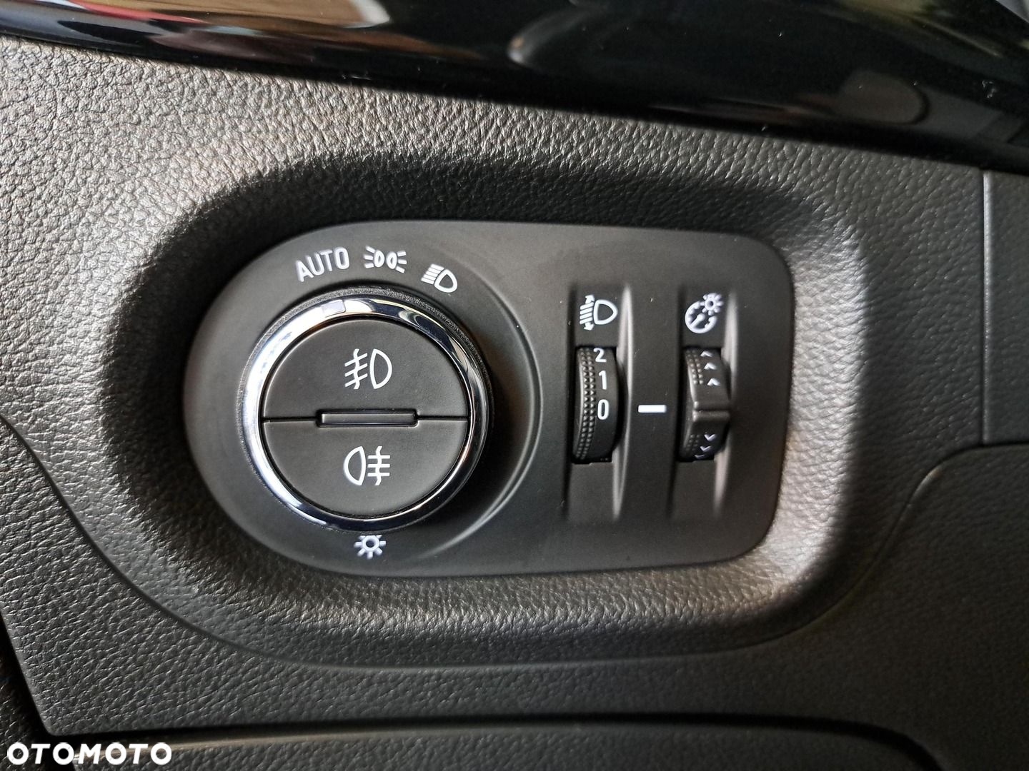 Opel Astra V 1.4 T Dynamic - 32