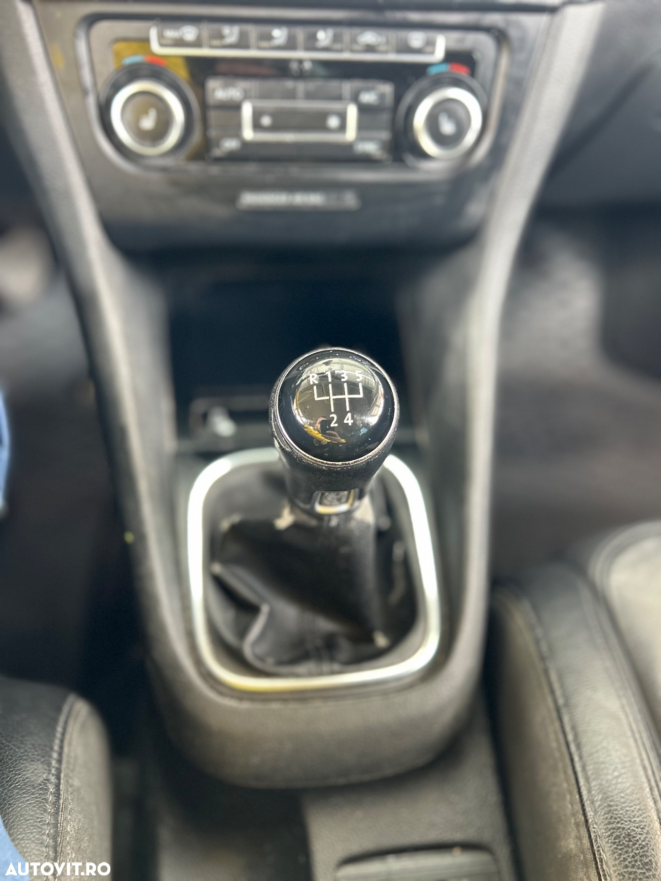 Volkswagen Golf 1.6 TDI DPF 4M BMT Highline - 11