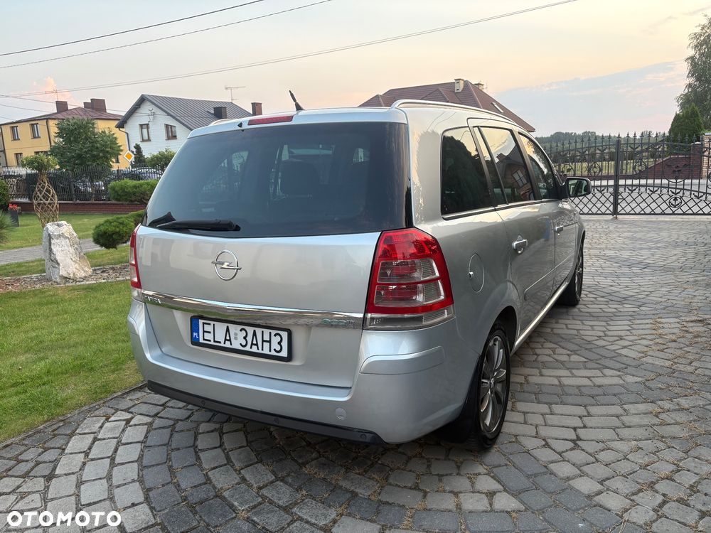 Opel Zafira 1.6 - 4