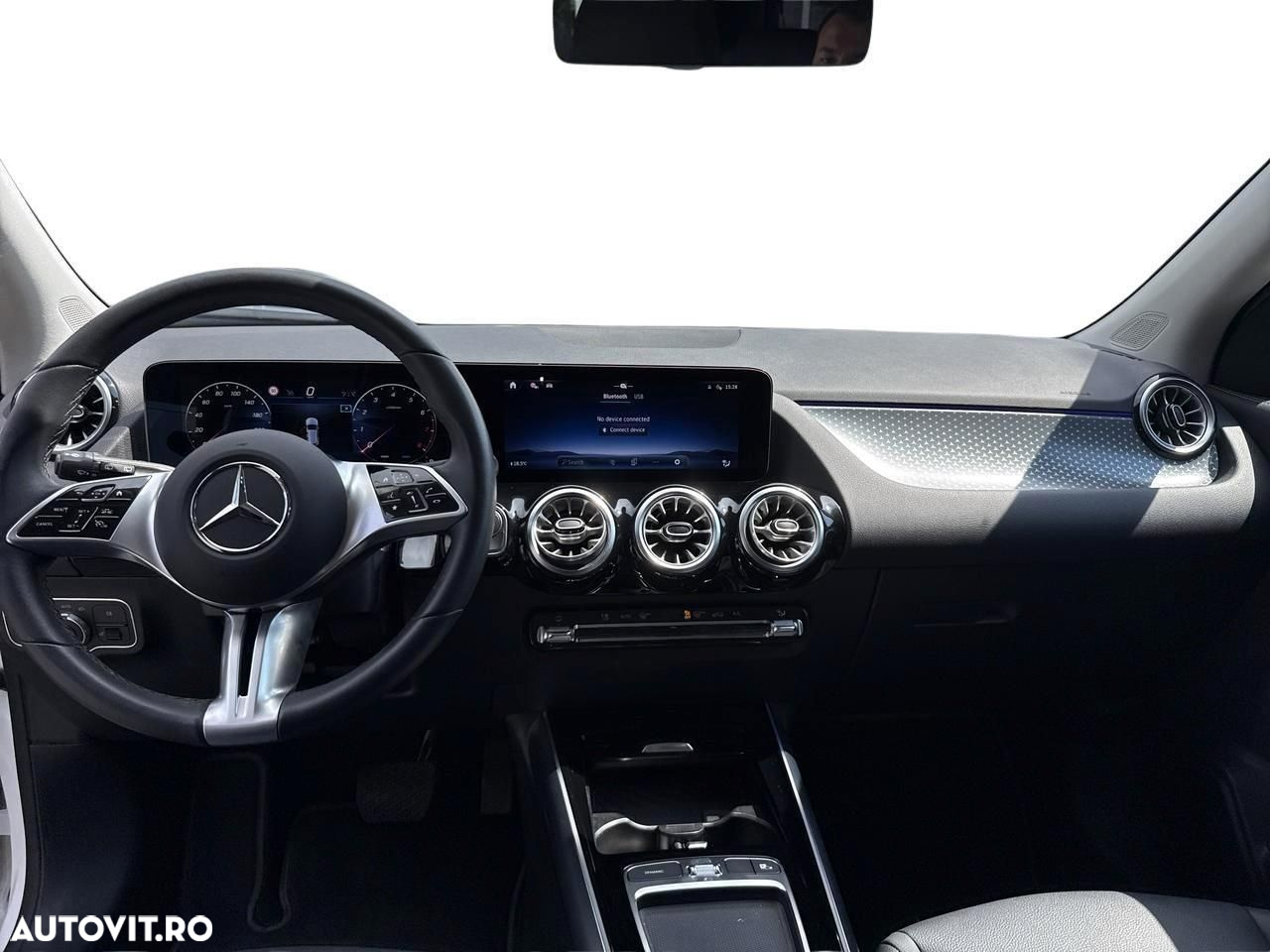 Mercedes-Benz GLA - 24