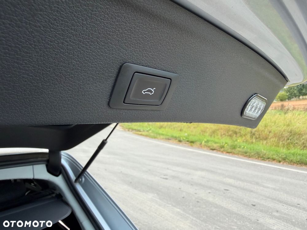 Audi A4 Avant 2.0 TDI S tronic - 22