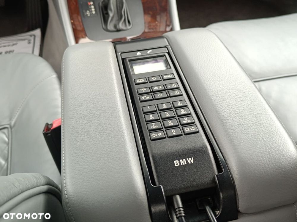 BMW Seria 7 750i - 34