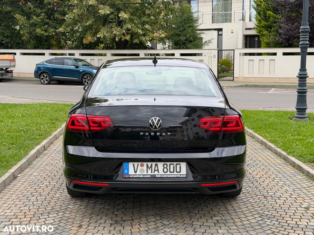 Volkswagen Passat 2.0 TDI SCR DSG Comfortline - 29