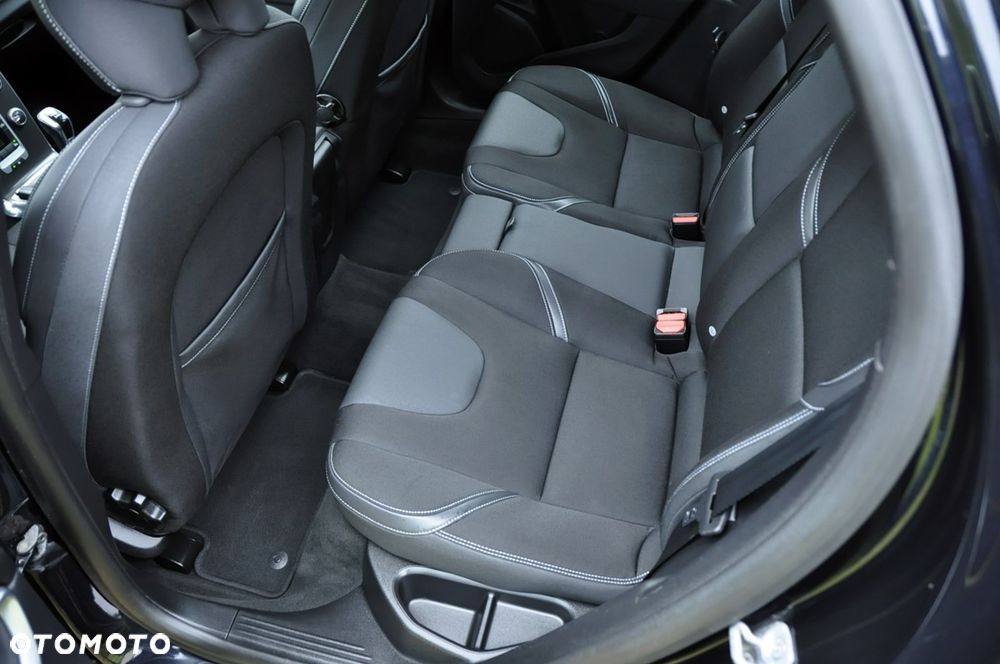 Volvo V40 T3 Momentum - 12