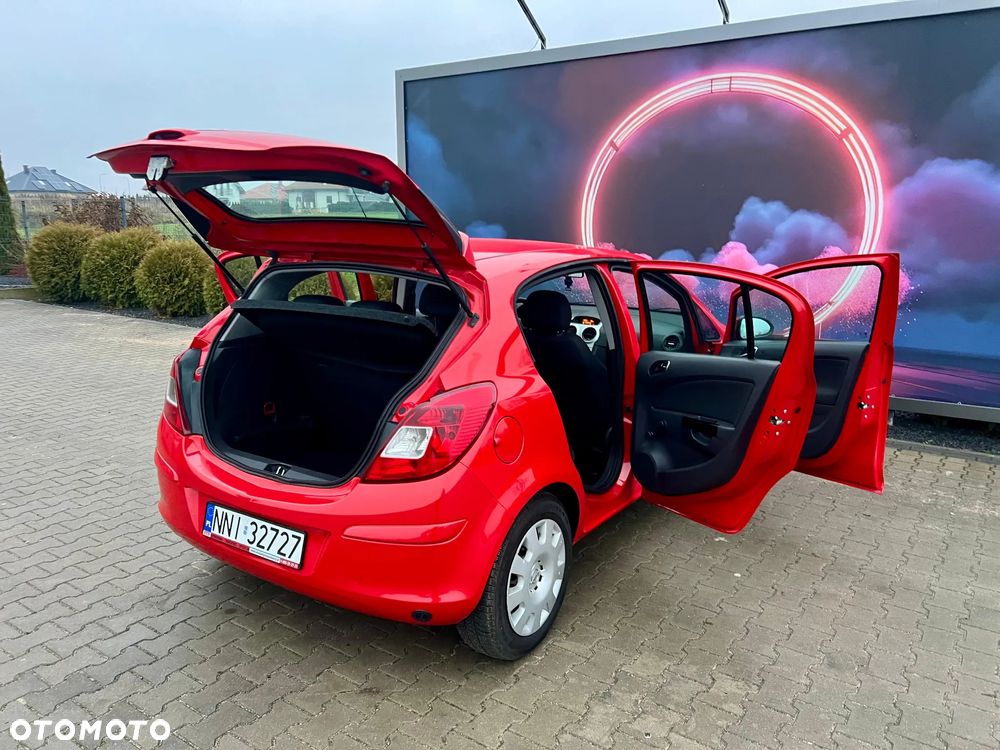 Opel Corsa 1.4 16V Cosmo - 12