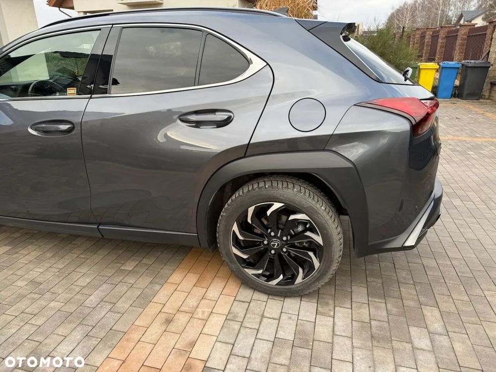 Lexus UX 250h GPF F Sport Design 2WD - 8