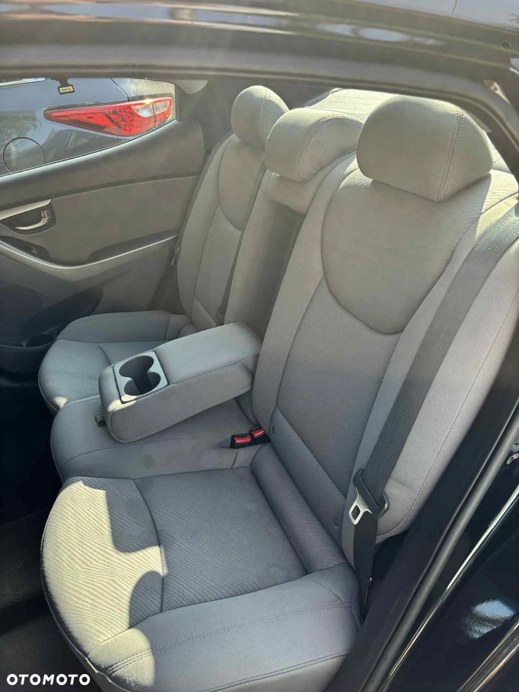 Hyundai Elantra 1.8 SE - 8