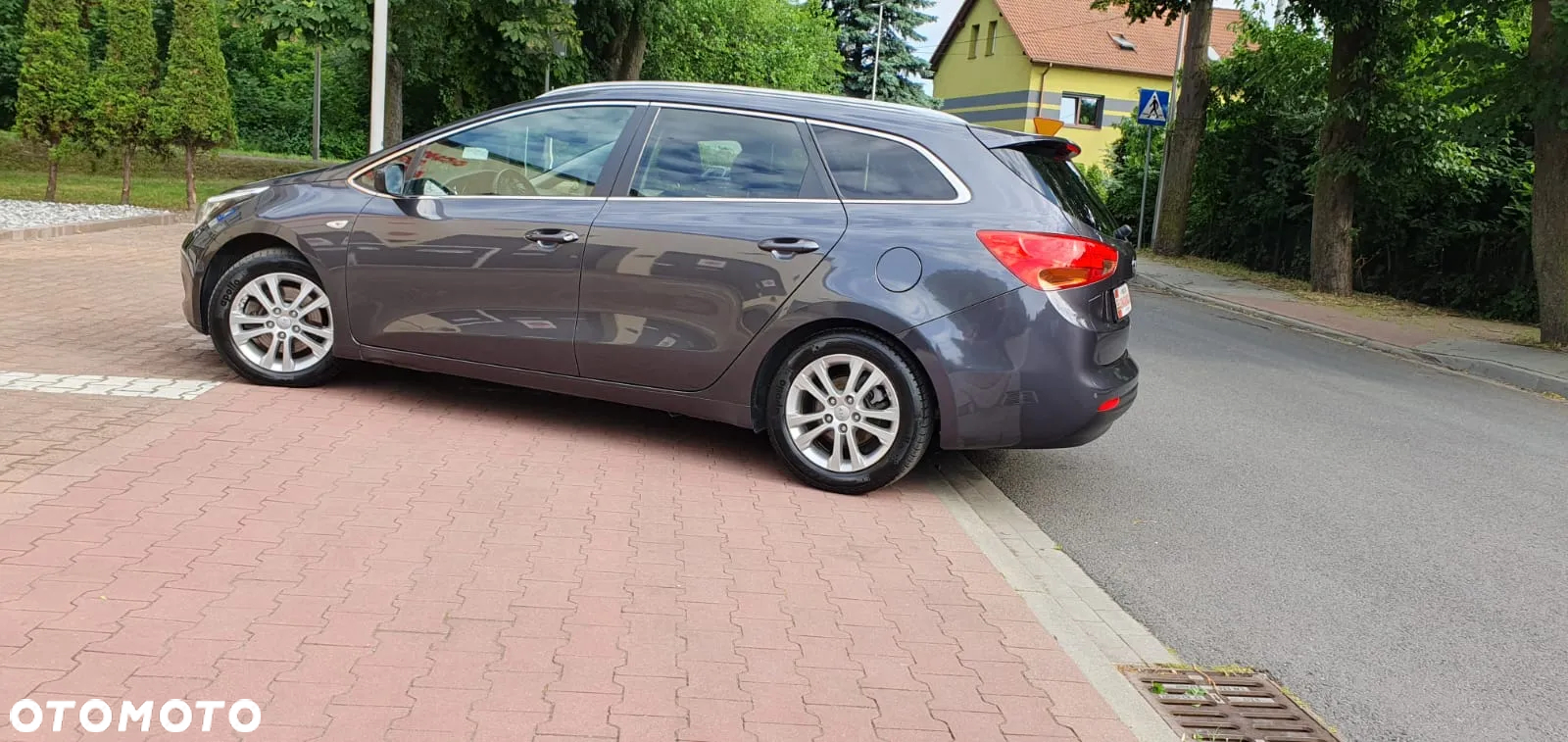 Kia Ceed 1.6 GDI SW ISG Spirit - 24