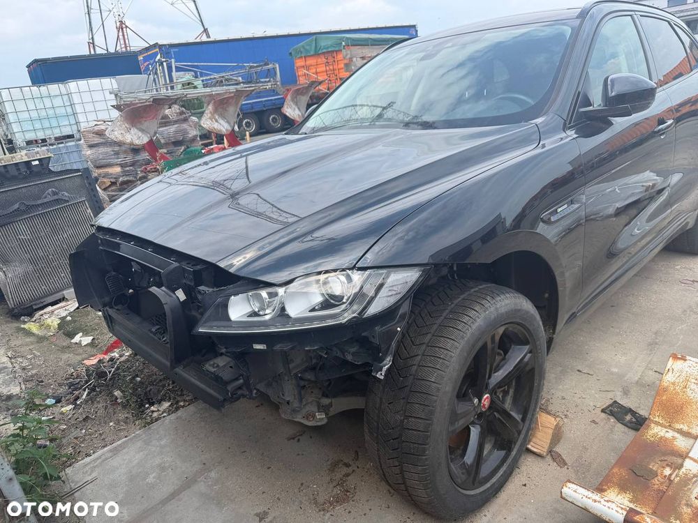 Jaguar F-Pace 2.0 i4D AWD R-Sport - 8