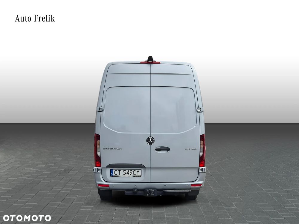 Mercedes-Benz Sprinter 317 - 4