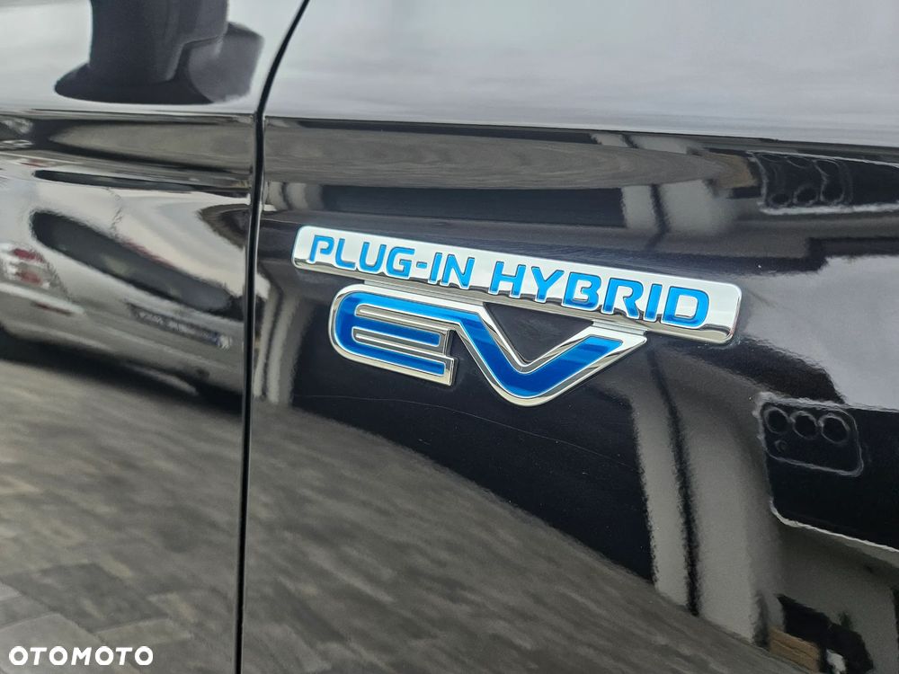 Mitsubishi Outlander 2.4 4WD Plus - 24