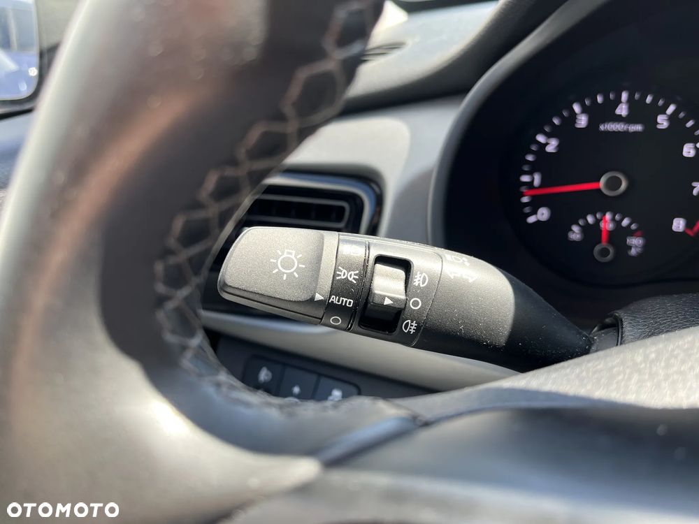 Kia Rio 1.4 L - 22