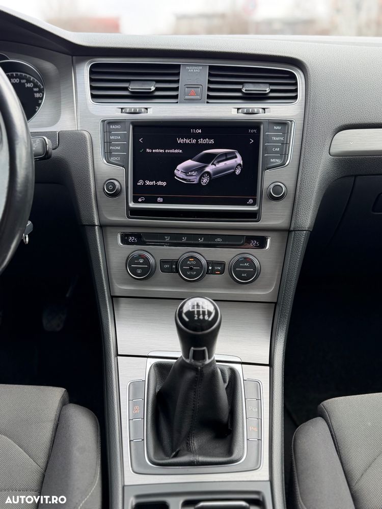 Volkswagen Golf - 11