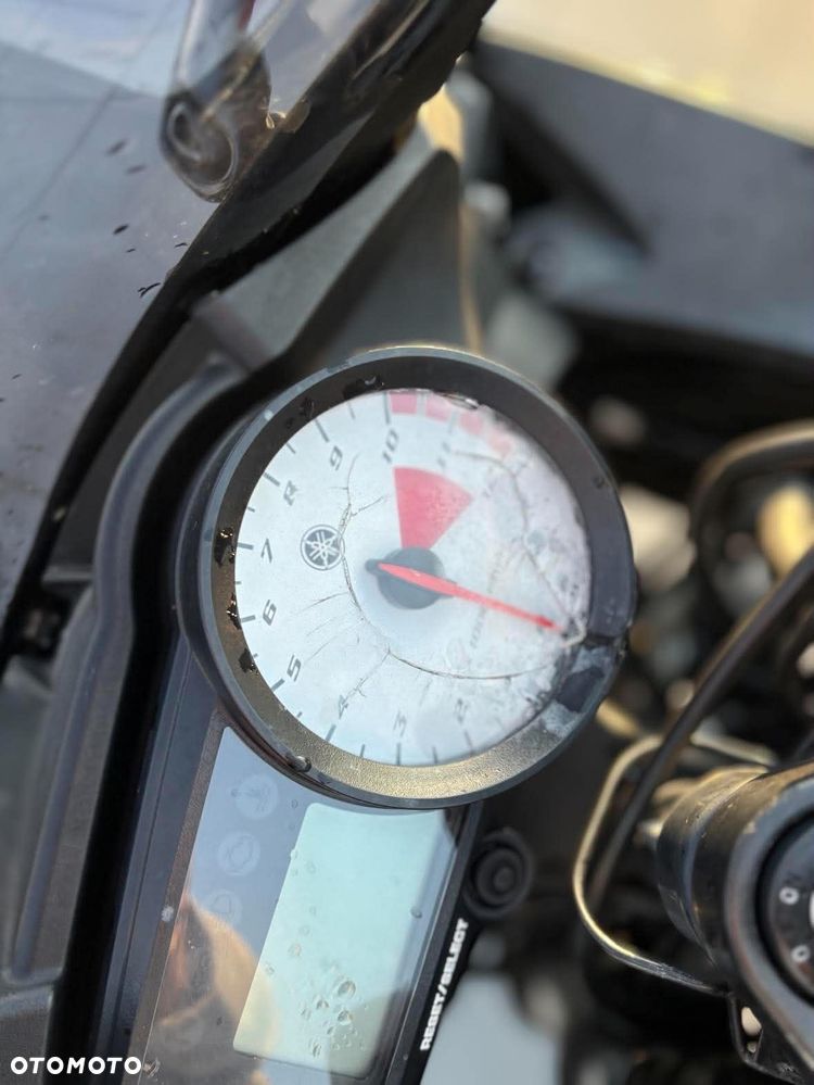 Yamaha YZF - 9