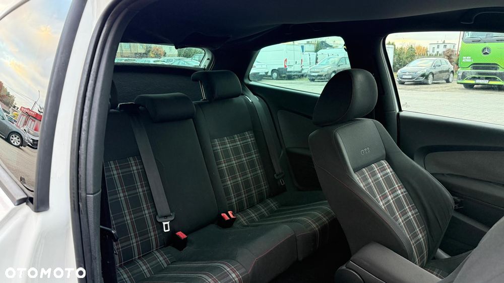 Volkswagen Polo - 10
