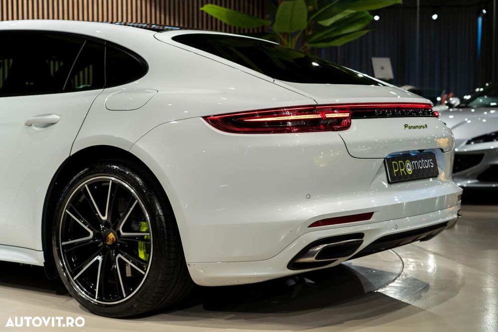 Porsche Panamera - 17