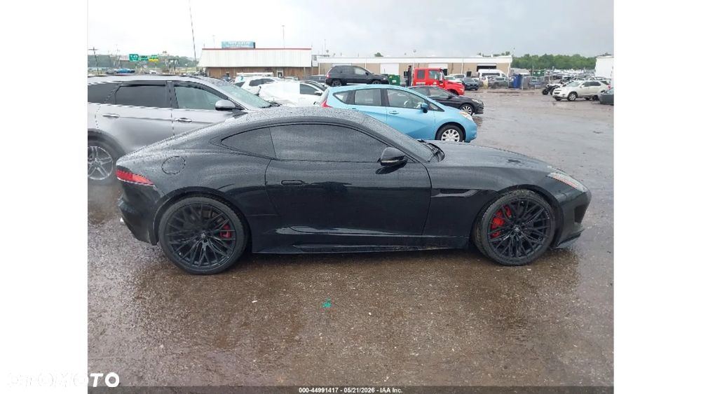 Jaguar F-Type R - 6