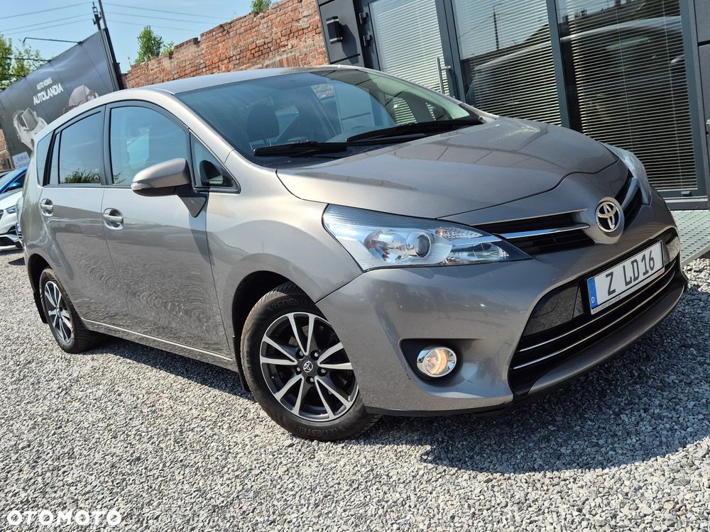 Toyota Verso 1.6 D-4D Prestige - 17