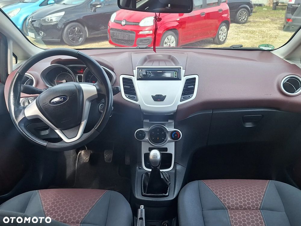 Ford Fiesta 1.25 Celebration - 8