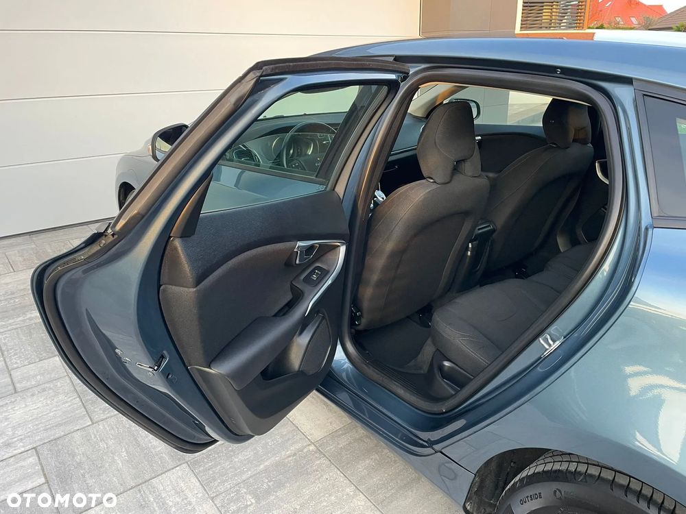 Volvo V40 D2 Summum - 16