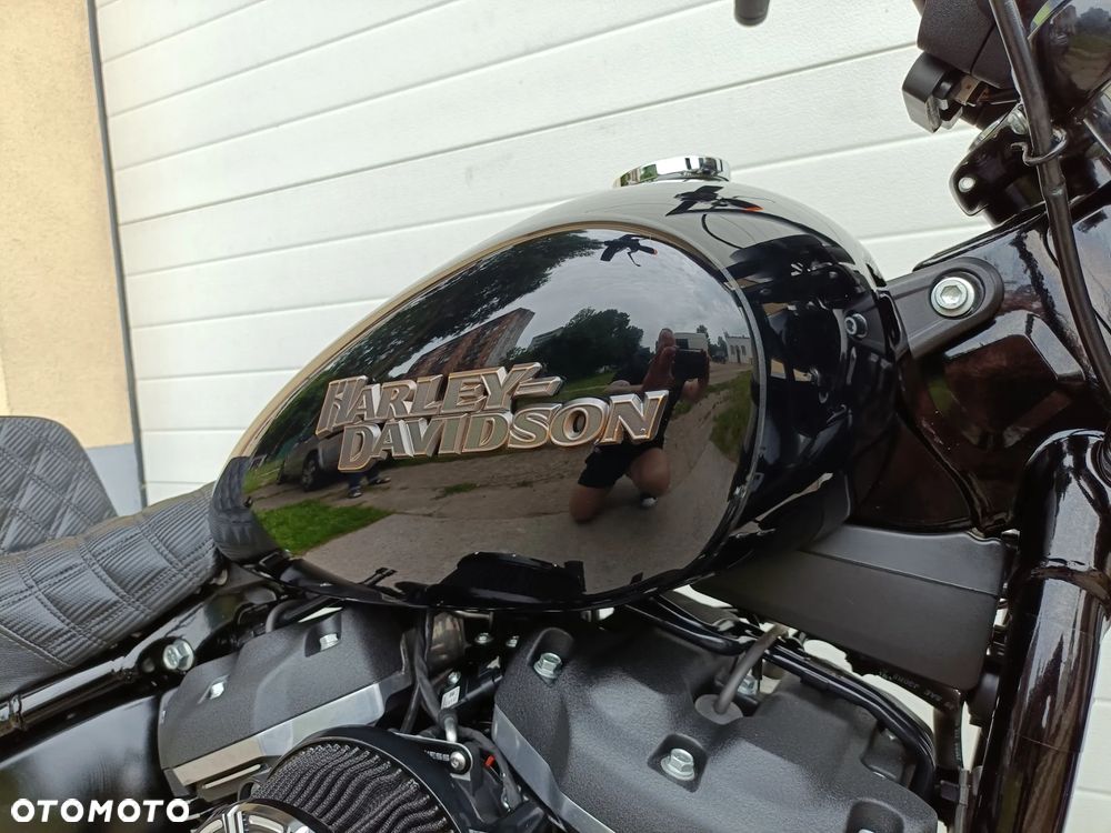 Harley-Davidson Softail Street Bob - 10