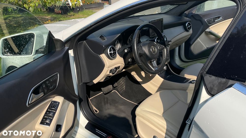 Mercedes-Benz CLA 250 Sport 7G-DCT - 15