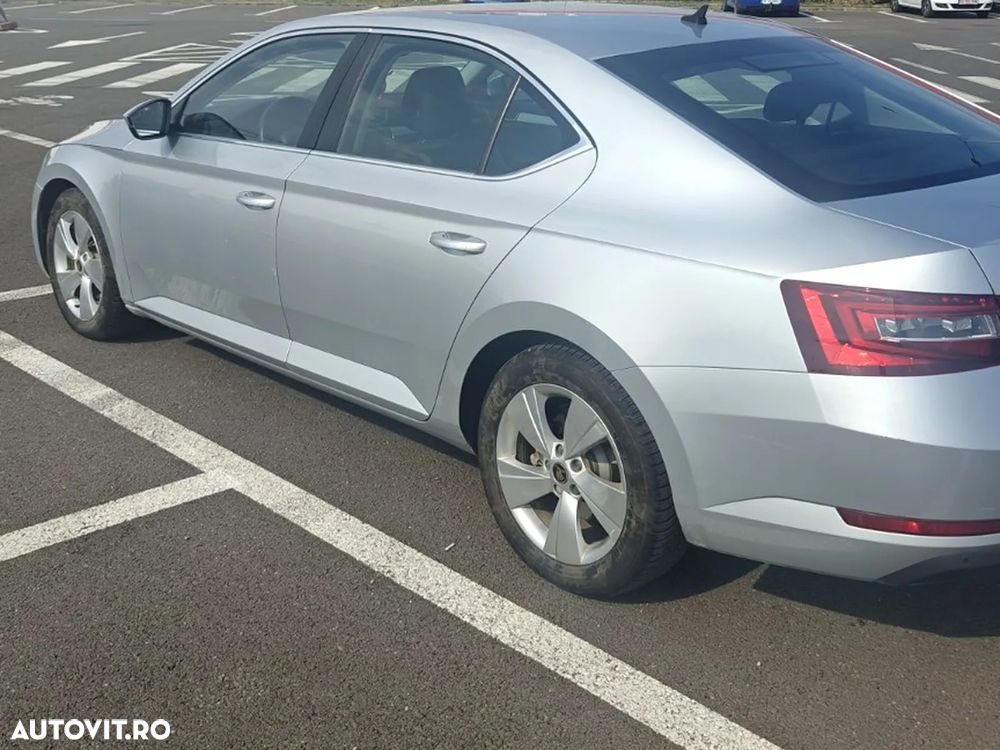 Skoda Superb 2016 photo 5