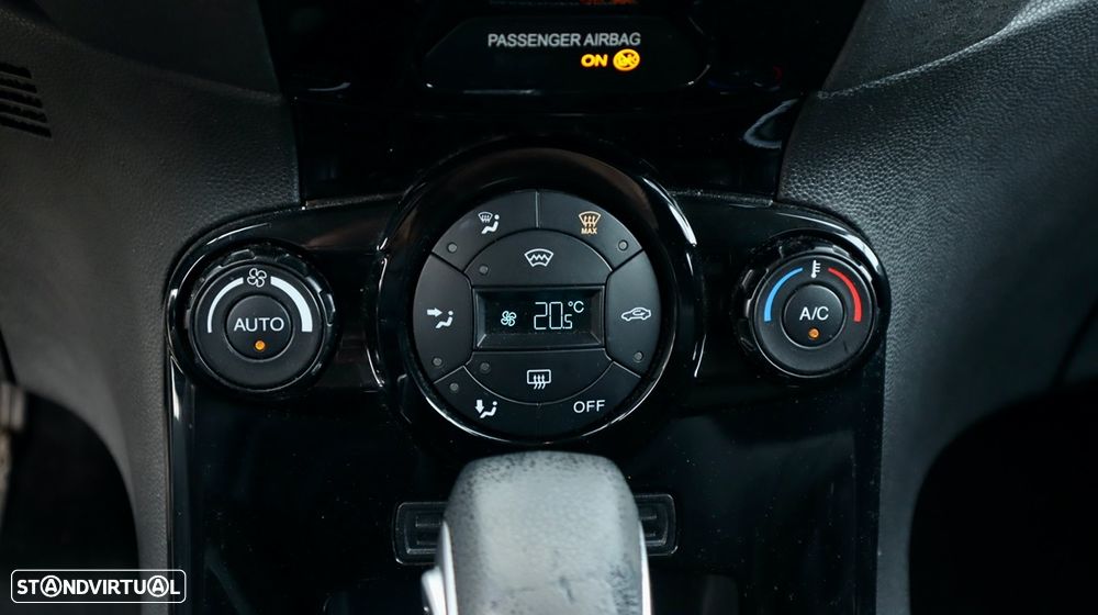 Ford Fiesta 1.0 T EcoBoost Titanium PowerShift - 29