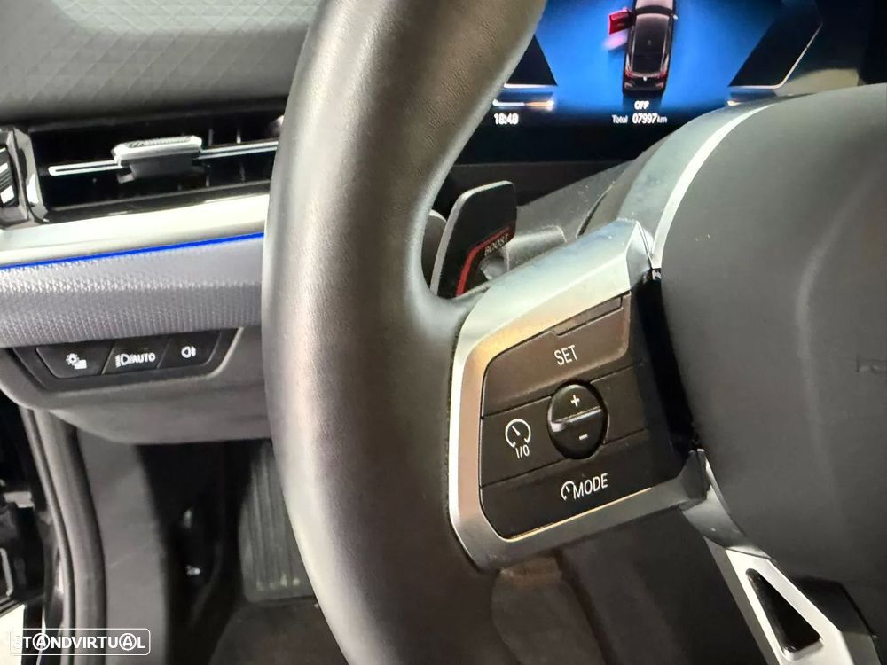 BMW iX2 eDrive20 Pack Desportivo M - 31