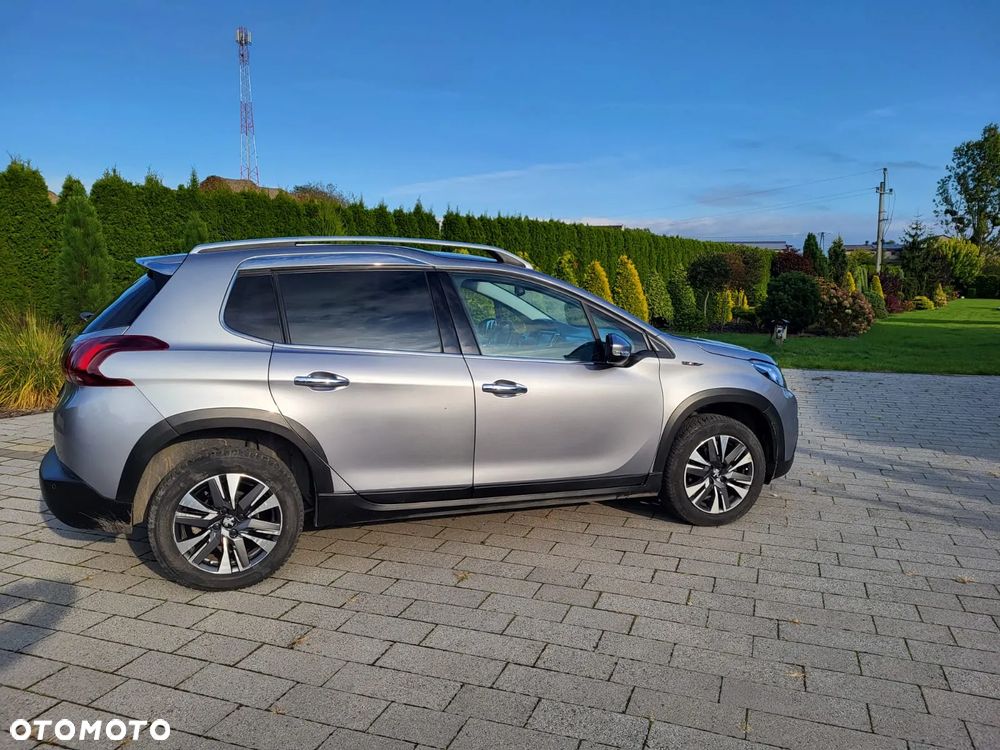 Peugeot 2008 1.2 Pure Tech Allure S&S - 3