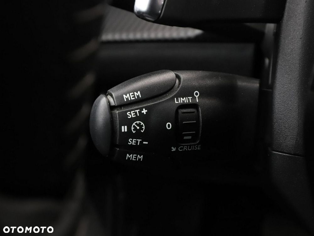 Peugeot 2008 PureTech 130 EAT8 Allure - 37