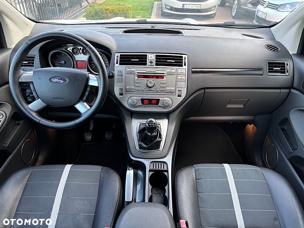 Ford Kuga 2.0 TDCi 4x4 Titanium - 25
