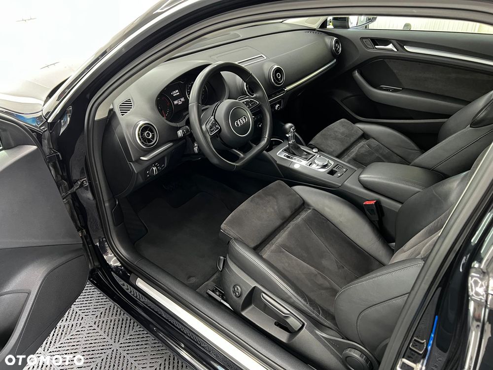 Audi A3 Sportback 2.0 TDI DPF S tronic S line Sportpaket (plus) - 17