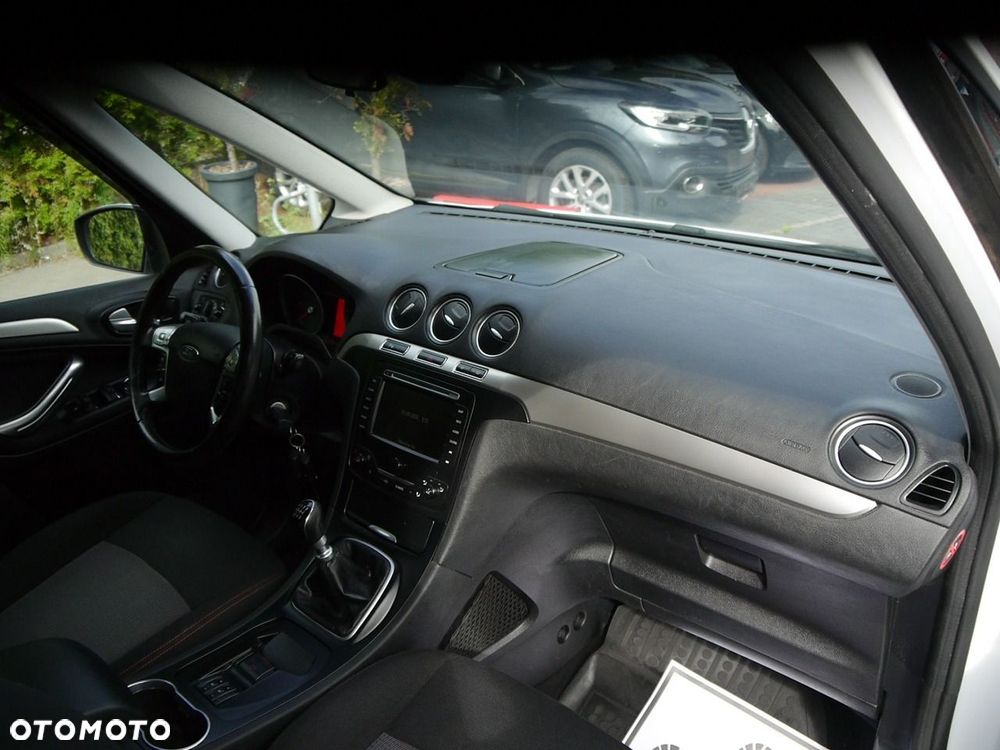 Ford Galaxy 2.0 TDCi Titanium - 24