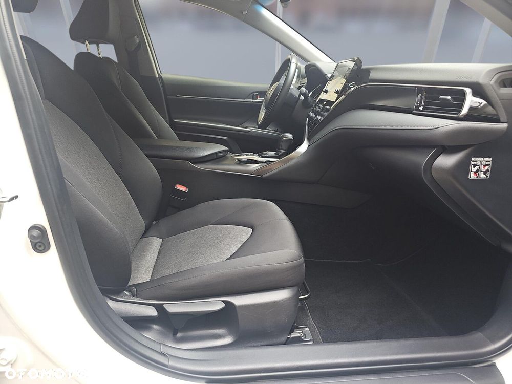 Toyota Camry 2.5 Hybrid Comfort CVT - 11