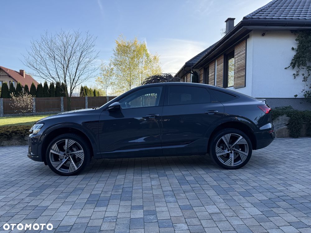 Audi Q8 Sportback e-tron - 3
