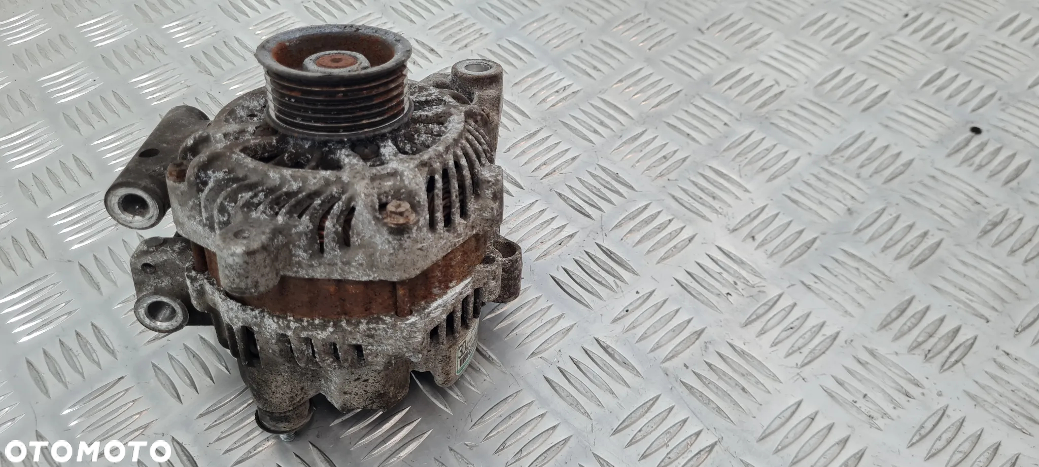 Suzuki Grand Vitara II 2.4 Alternator - 3