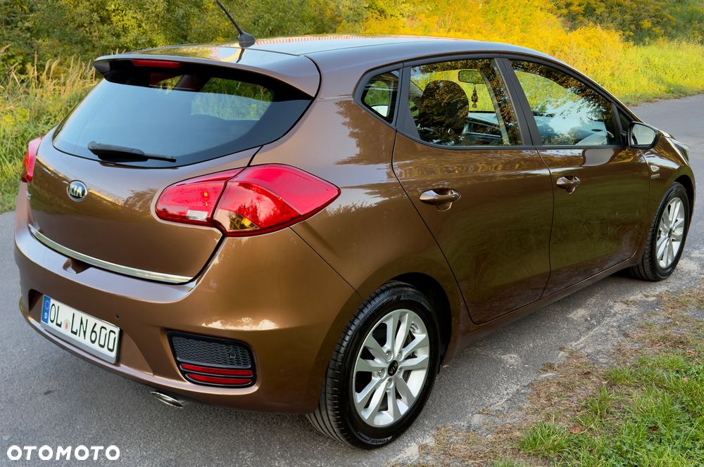 Kia Ceed 1.4 CVVT ISG Dream-Team Edition - 4