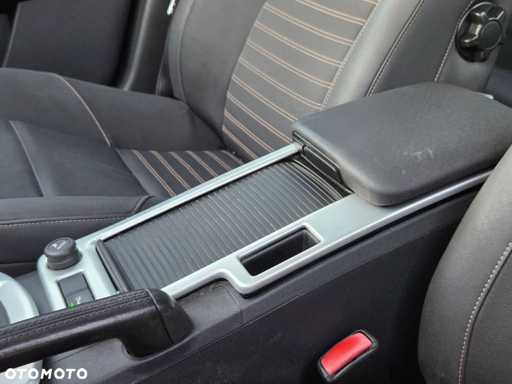 Volvo V50 1.6D DPF DRIVe - 21