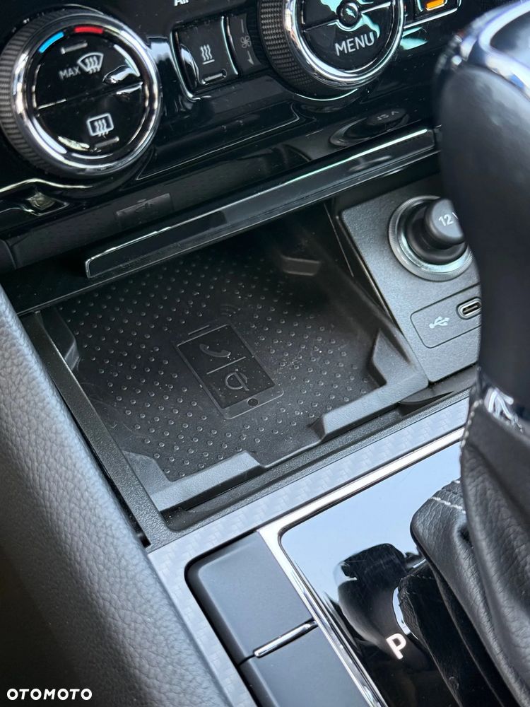 Skoda Superb 2.0 TDI SCR Sportline DSG - 29